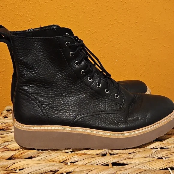 Clarks Trace Pine Black Leather Women's Side Zipper Tie Ankle Boots Sz.10 - Picture 3 of 8